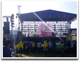 �[�z�ɏƂ炳�ꂽ�r�f�X�e�[�W