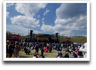 �ʐ^�����B���������X�e�[�W