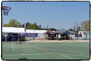 ���N���։z�̃g�C���̓o�X�P�b�g�t�[�v