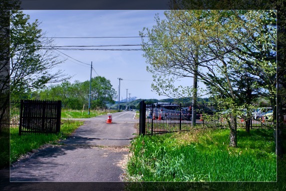 奥の山がなんという名の山かは知らない