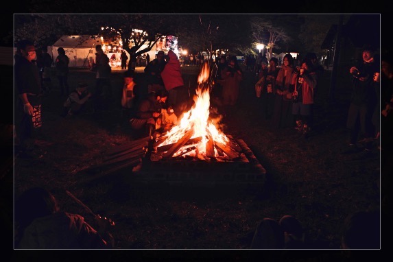 キャンプファイアはいいねぇ。キャンプファイアは