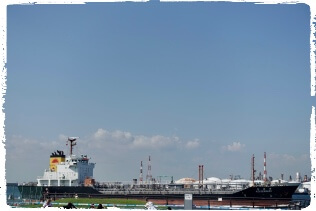 ���܂ɑD�����݂��Ă���