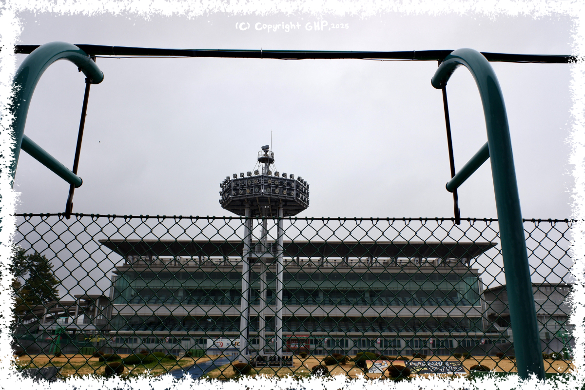 お約束のバンクをぱしゃり