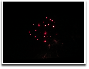 ���N�P��̉ԉ΂Q