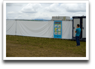 �����ԐF�򂹂��}�i�[�Ŕ�