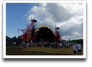 ������Ɖ������猩��RED STAR FIELD