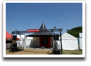 RED STAR CAFE���ĕ��͋C�����Ȃ�