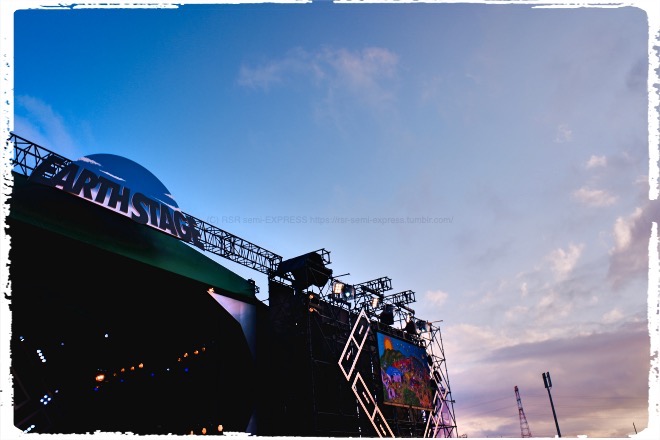 ちょっと格好良くなってるEARTH STAGE