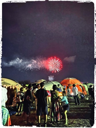 iPhoneの花火１　人はブレている