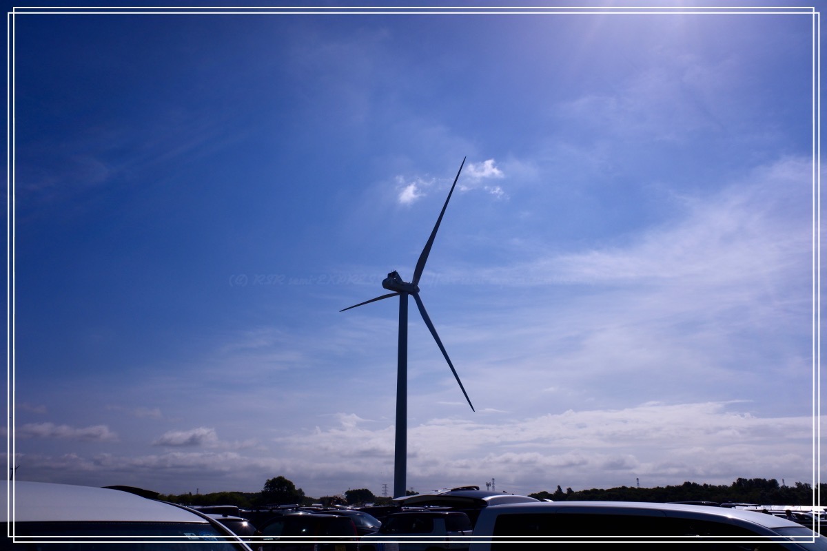 駐車場から見た風車