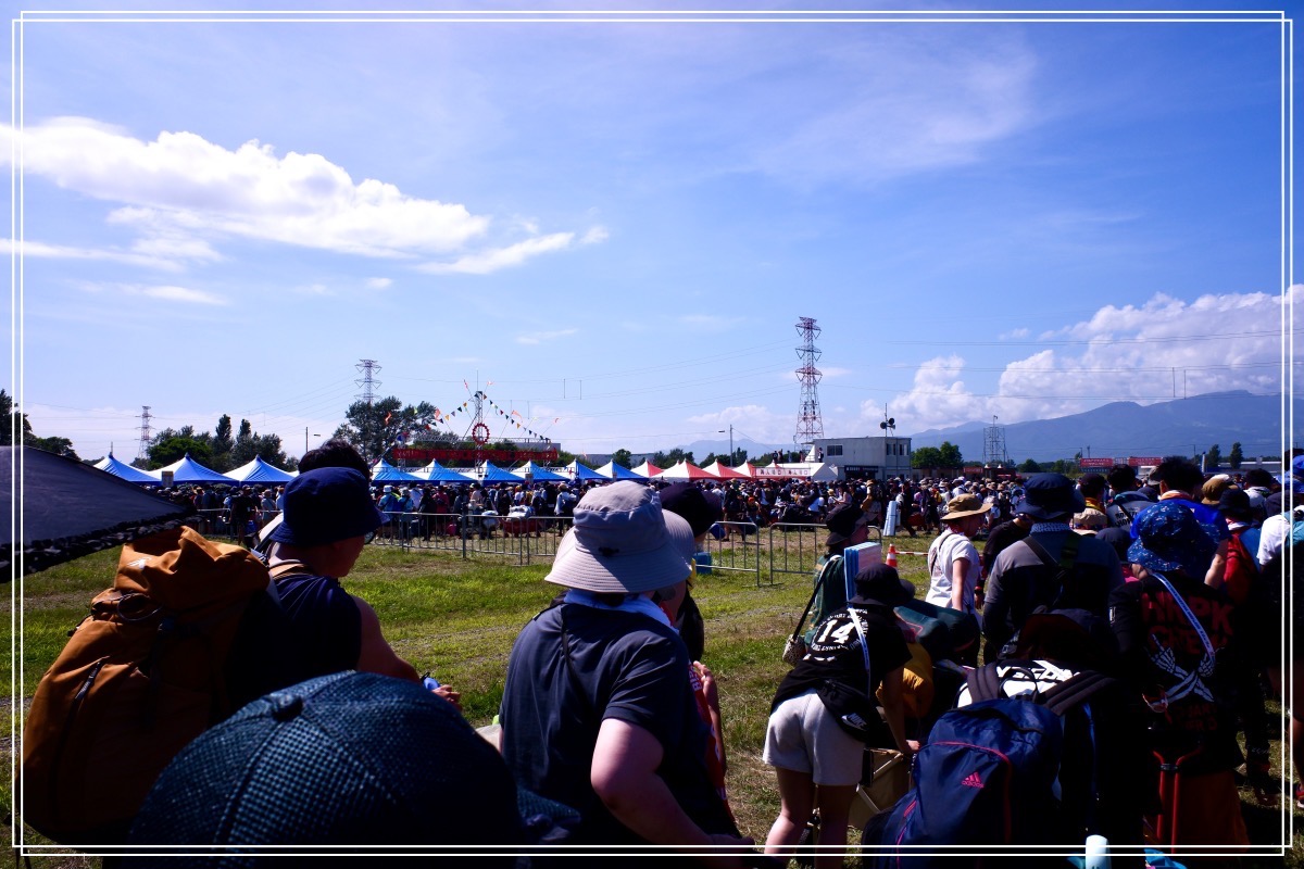 普通に写真撮っても見えない距離