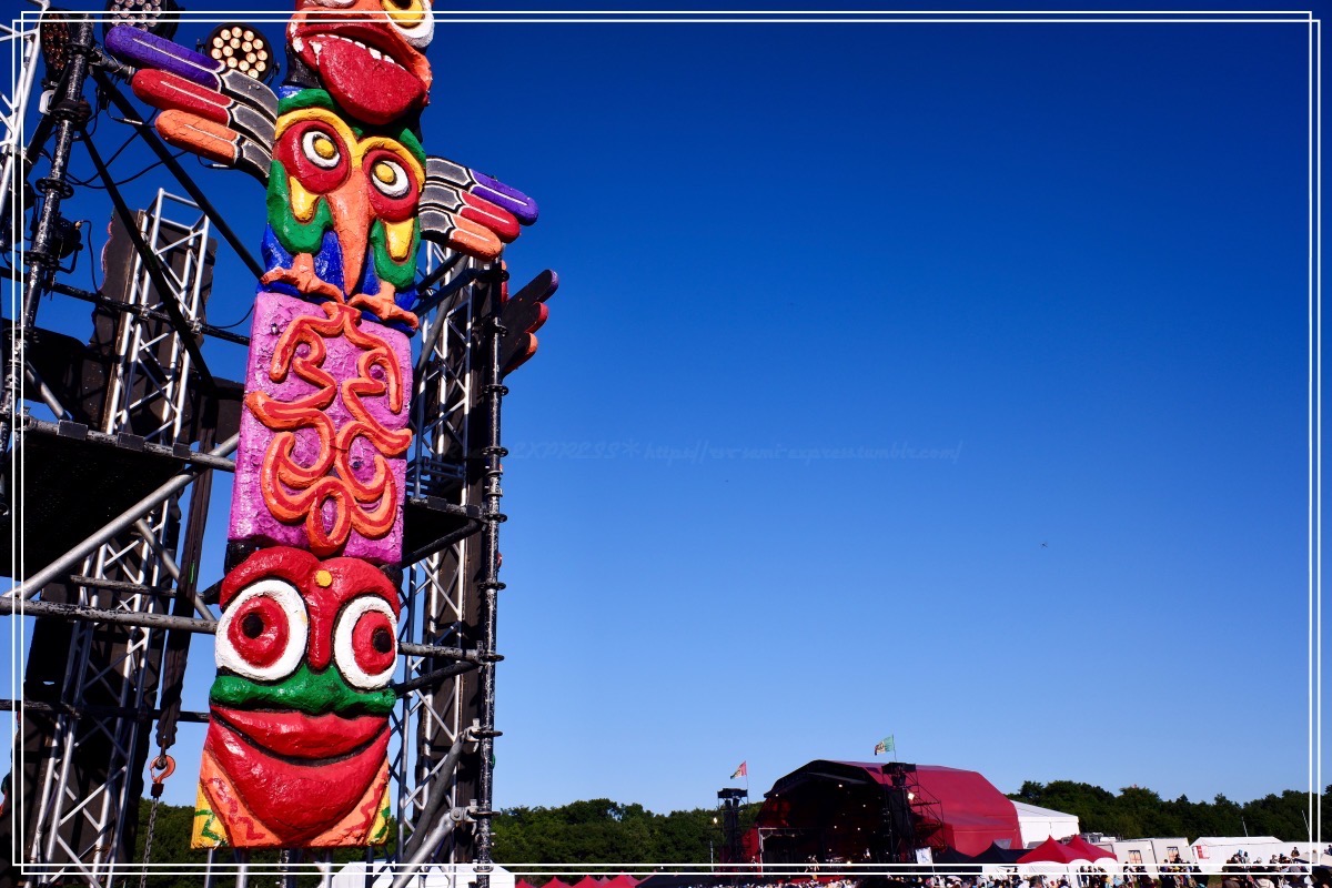 RED STARのトーテムポール