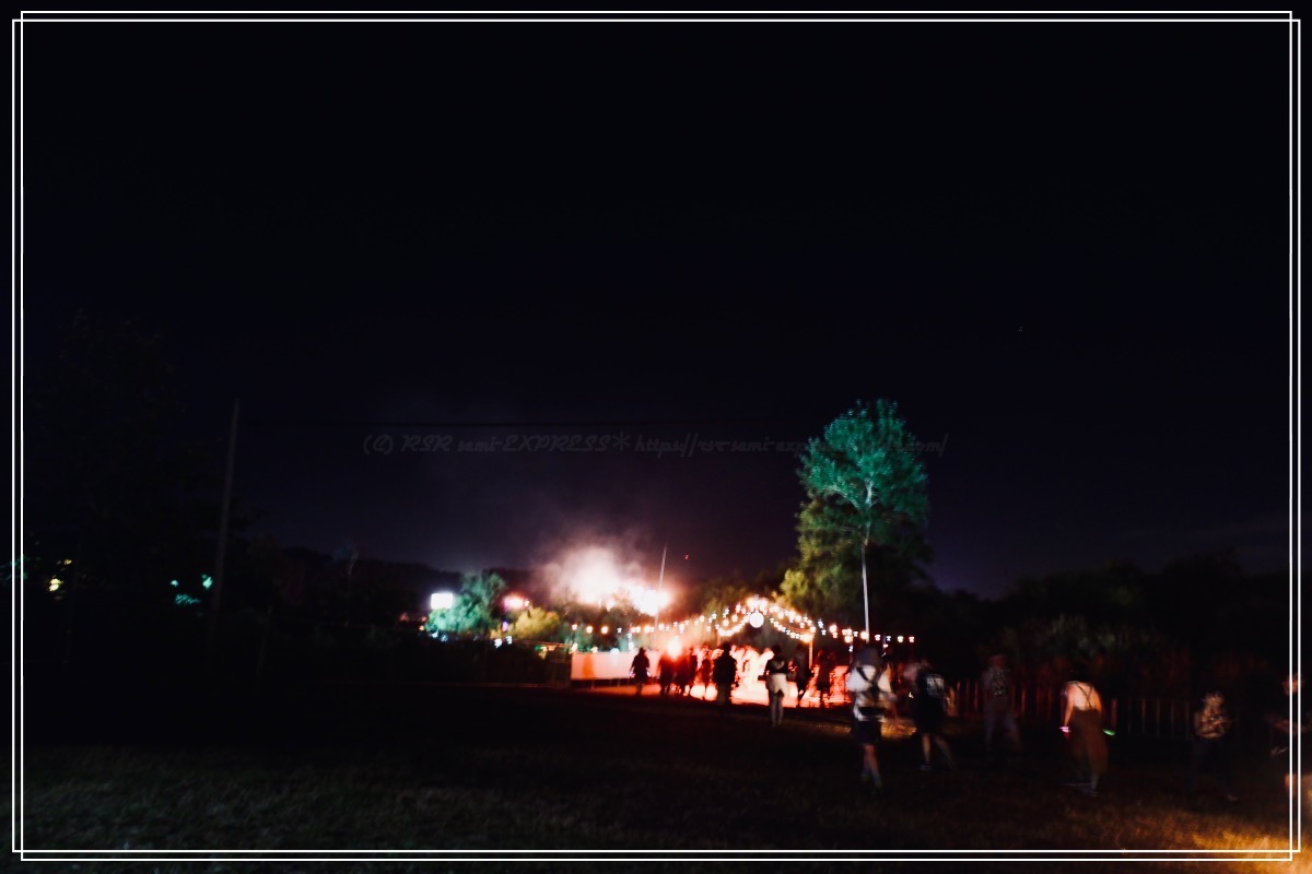 夜のクランク（遠景）