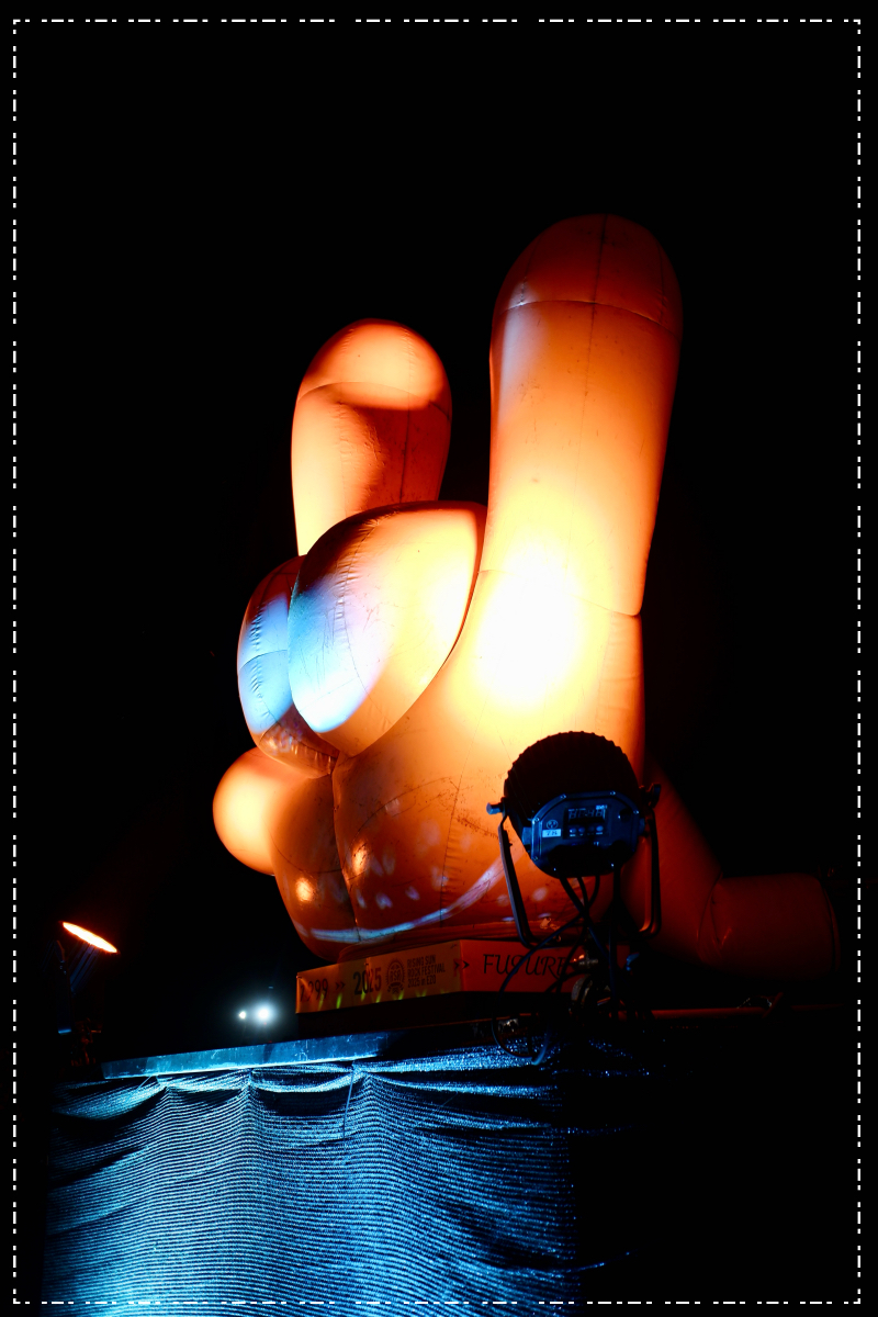 夜のハンドサイン