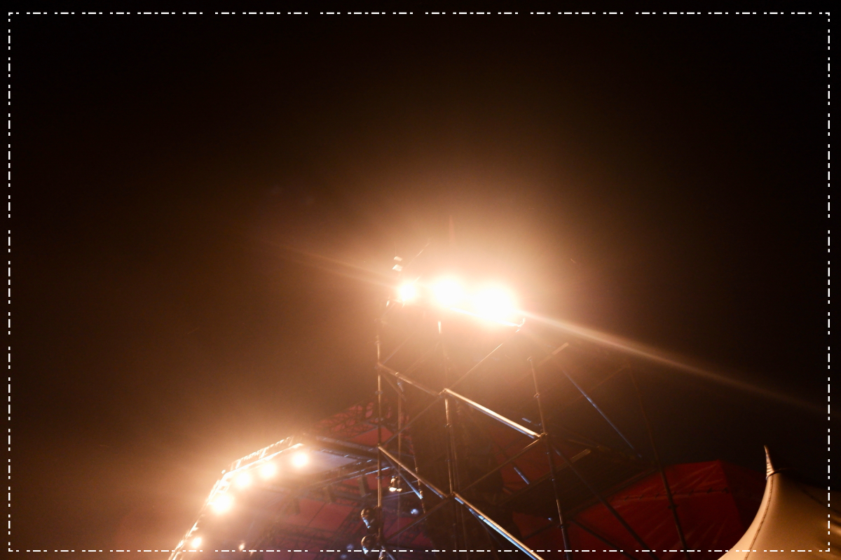 夜のRED STAR FIELD