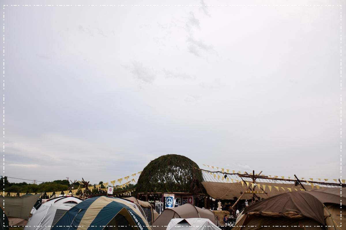 テント越しのグリーントープ