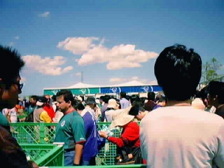 あのゲートで持ち物検査の図