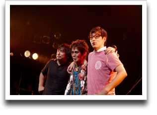 3人並んですまし顔